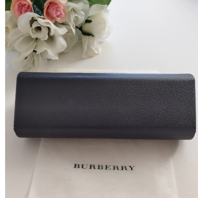 BURBERRY(バーバリー)のBURBERRYバーバリー　サングラスケース　　　メガネケース レディースのファッション小物(その他)の商品写真