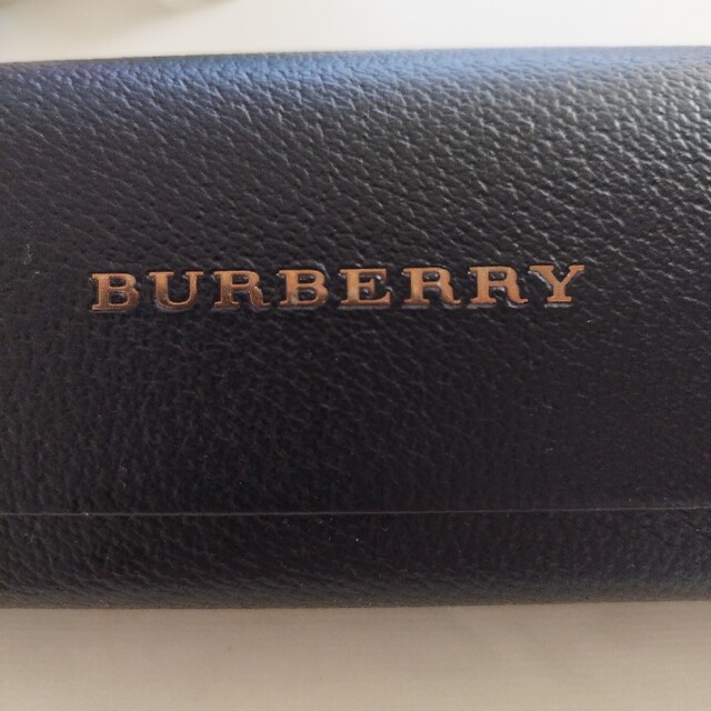 BURBERRY(バーバリー)のBURBERRYバーバリー　サングラスケース　　　メガネケース レディースのファッション小物(その他)の商品写真