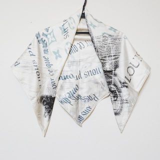 ヴィトン(LOUIS VUITTON) スカーフ(グリーン・カーキ/緑色系)の通販