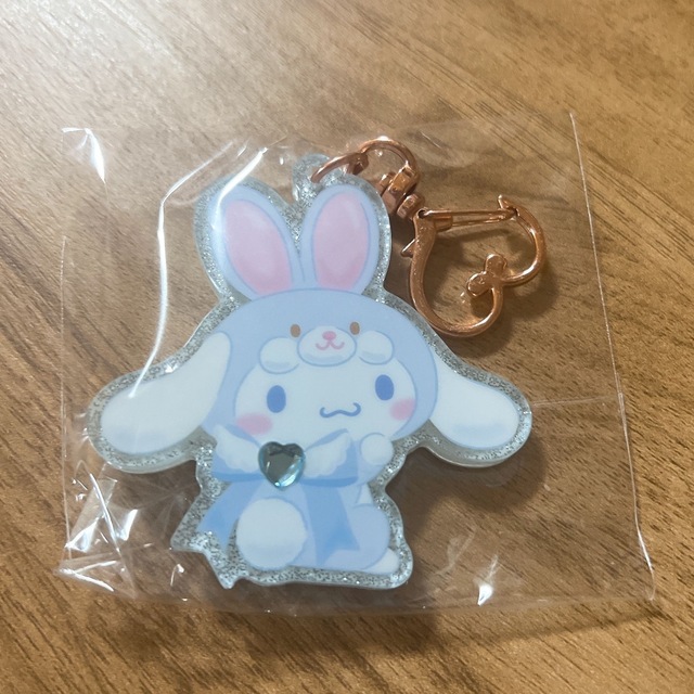 サンリオ(サンリオ)のサンリオ アクリルキーホルダー フェアリーラビット シナモロール エンタメ/ホビーのおもちゃ/ぬいぐるみ(キャラクターグッズ)の商品写真