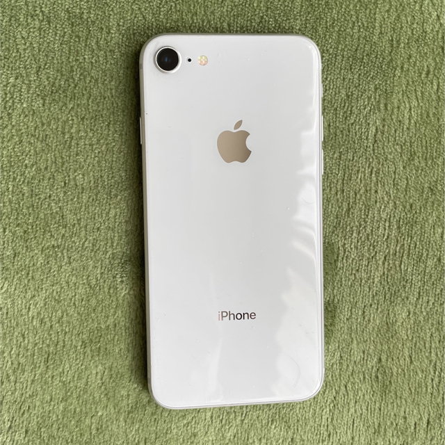 iPhone8 本体 64GB 1