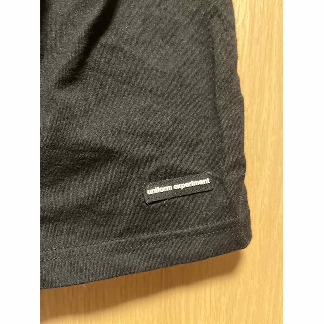 uniform experiment(ユニフォームエクスペリメント)のユニフォームエクスペリメント　Tシャツ メンズのトップス(Tシャツ/カットソー(半袖/袖なし))の商品写真