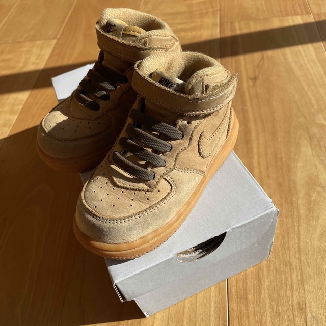 NIKE(ナイキ)の【中古】NIKE AIR FORCE 1  MID WB TD 7C 13cm キッズ/ベビー/マタニティのベビー靴/シューズ(~14cm)(スニーカー)の商品写真