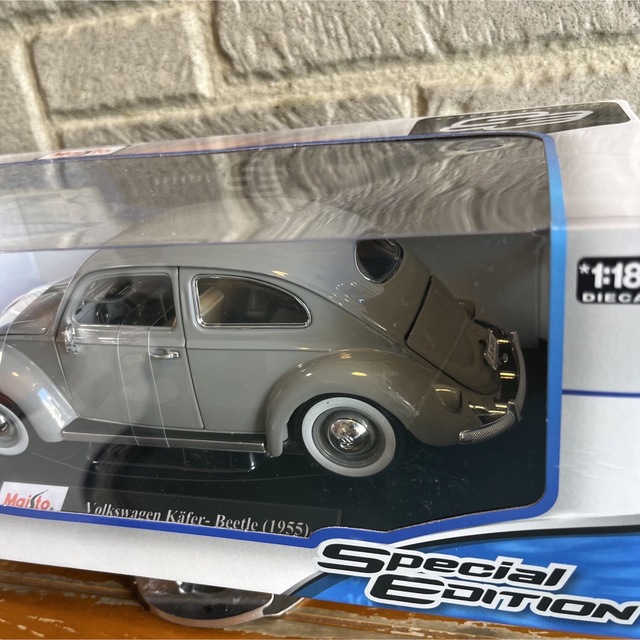 Volkswagen(フォルクスワーゲン)の新品1/18Maisto1955 Volkswagen Kafer-Beetle エンタメ/ホビーのおもちゃ/ぬいぐるみ(ミニカー)の商品写真