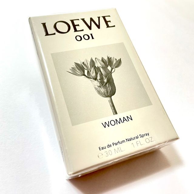 LOEWE(ロエベ)の【SALE！！新品・未使用】ロエベ 001 オードパルファム ウーマン 30ml コスメ/美容の香水(香水(女性用))の商品写真