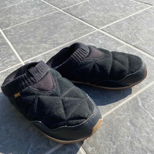 Teva(テバ)のTeva エンバーモックシェアリング　25.0cm ブラック レディースの靴/シューズ(スリッポン/モカシン)の商品写真