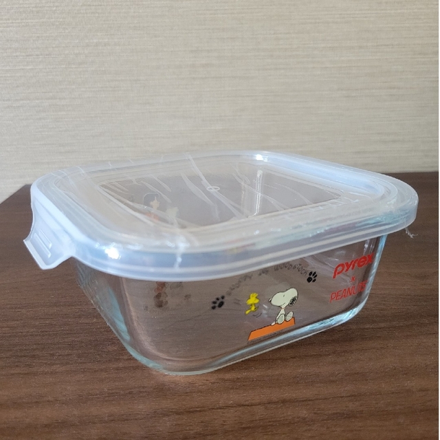 Pyrex(パイレックス)の【購入者様専用】pyrex スヌーピー ガラス容器 インテリア/住まい/日用品のキッチン/食器(容器)の商品写真