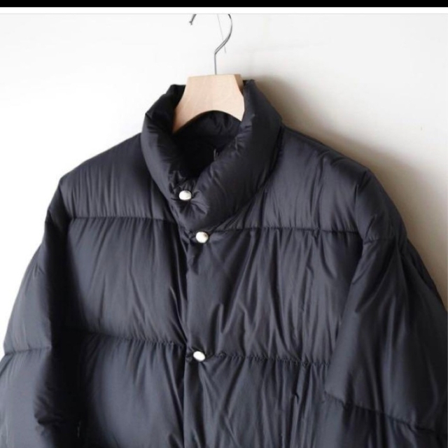 COMOLI(コモリ)のcomoli DOWN JACKET サイズ3 メンズのジャケット/アウター(ダウンジャケット)の商品写真