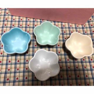 ルクルーゼ(LE CREUSET)のルクルーゼ ミニフラワーボウル パステル 4個セット(食器)