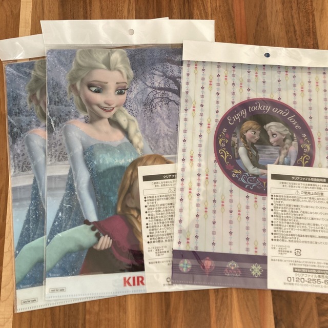 Disney(ディズニー)のアナと雪の女王 クリアファイル 3つセット エンタメ/ホビーのアニメグッズ(クリアファイル)の商品写真