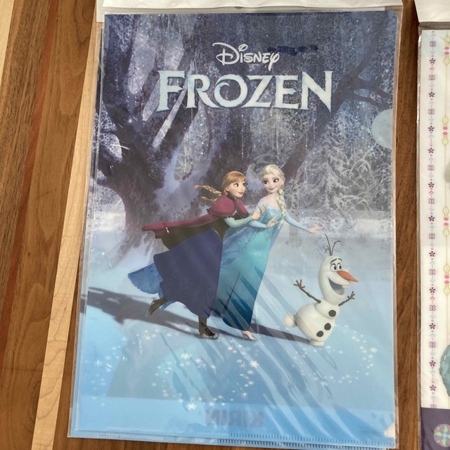 Disney(ディズニー)のアナと雪の女王 クリアファイル 3つセット エンタメ/ホビーのアニメグッズ(クリアファイル)の商品写真