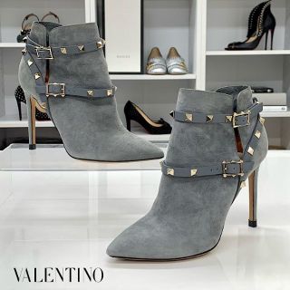 ヴァレンティノ(VALENTINO)の4835 ヴァレンティノ ロックスタッズ スエード レザー ショートブーツ(ブーツ)