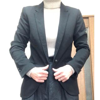 ザラ(ZARA)のジャケット　ステッチ　黒　ドット　秋冬　AW フォーマル　ドレスアップ(テーラードジャケット)