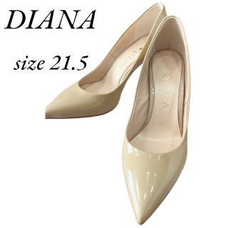 ダイアナ(DIANA)のDIANA エナメルクリームパンプス　size21.5(ハイヒール/パンプス)