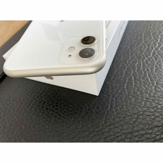 iPhone(アイフォーン)のiPhone11 ホワイト 128GB SIMフリー スマホ/家電/カメラのスマートフォン/携帯電話(スマートフォン本体)の商品写真
