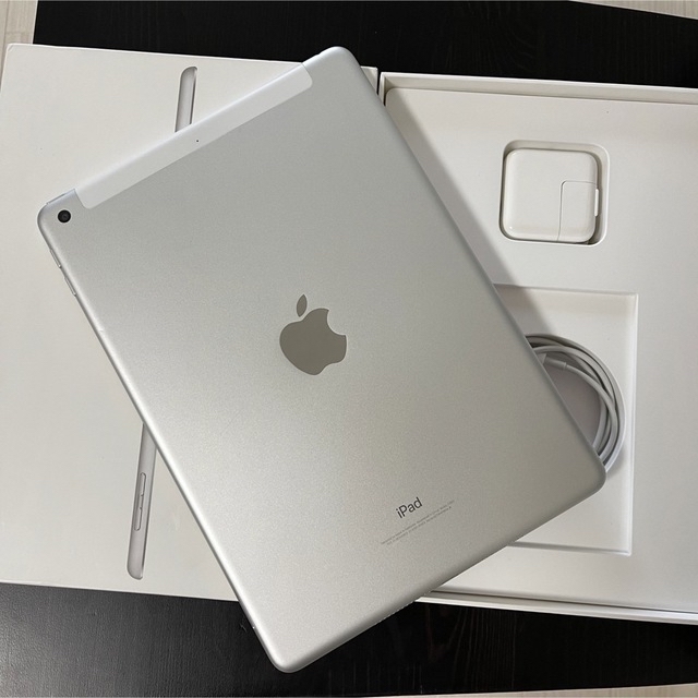 iPad 第5世代 Wi-Fi+cellular SIMフリー 32GB