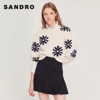 サンドロ(Sandro)の❤️Sandro22 新作新品　白　花柄ニット セーター　2色オシャレ　上品(ニット/セーター)