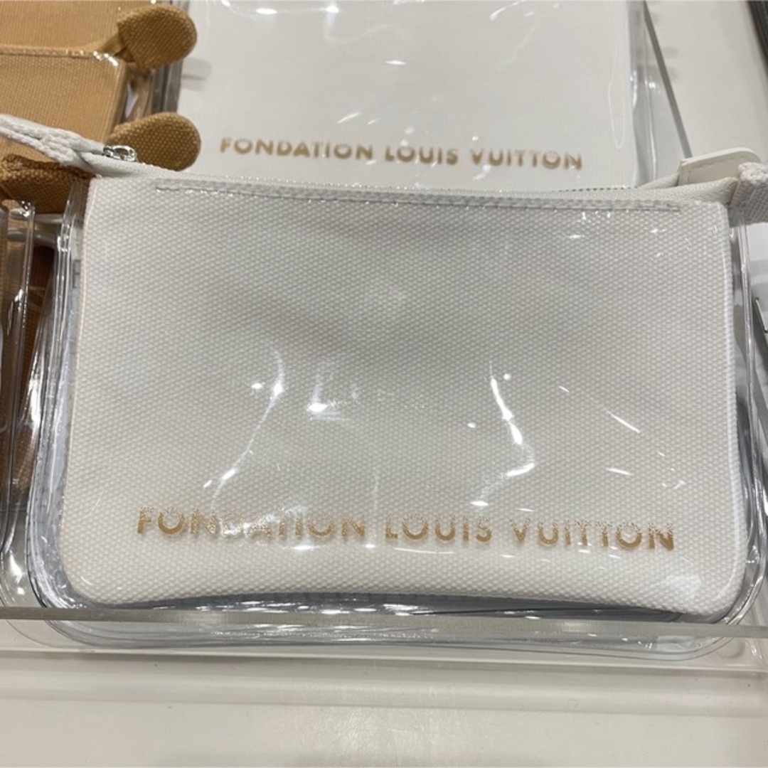 匿名配送！◆Louis Vuitton◆ルイヴィトン ロゴ入りポーチ 2色展開