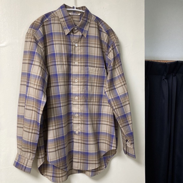 AURALEE(オーラリー)のAURALEE SUPER LIGHT WOOL CHECK SHIRTS  レディースのトップス(Tシャツ(長袖/七分))の商品写真