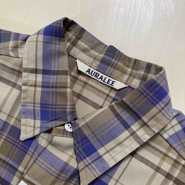 AURALEE(オーラリー)のAURALEE SUPER LIGHT WOOL CHECK SHIRTS  レディースのトップス(Tシャツ(長袖/七分))の商品写真