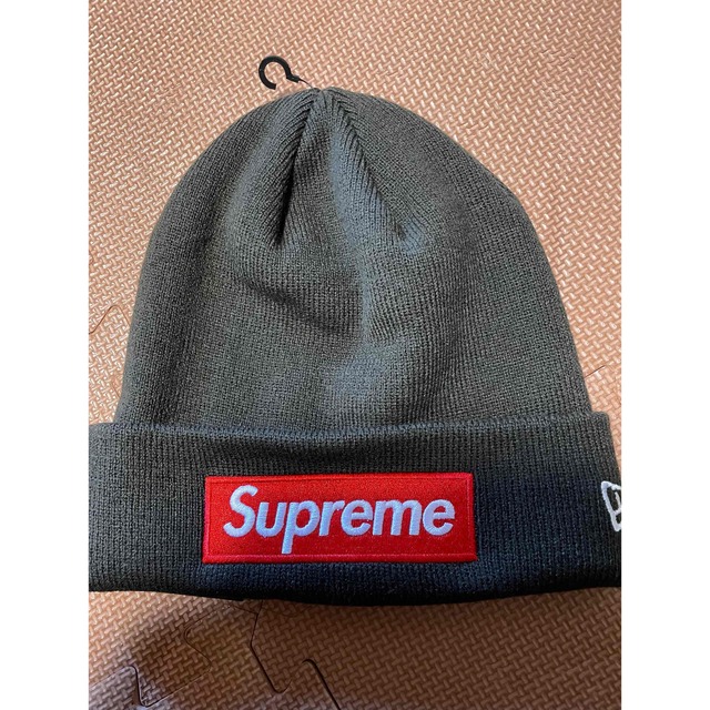 Supreme(シュプリーム)のsupreme New Era Box Logo Beanie シュプリーム メンズの帽子(ニット帽/ビーニー)の商品写真