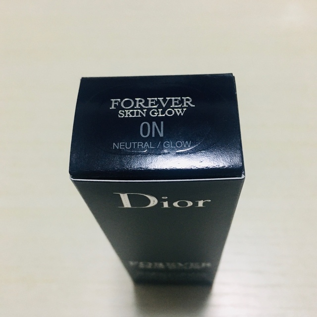 Dior(ディオール)のDior ディオールスキン フォーエヴァー フルイド グロウ 0N 30ml コスメ/美容のベースメイク/化粧品(ファンデーション)の商品写真