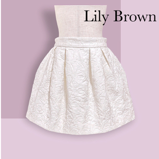 リリーブラウン(Lily Brown)のリリーブラウン キルティング 刺繍 フレア スカート(ミニスカート)