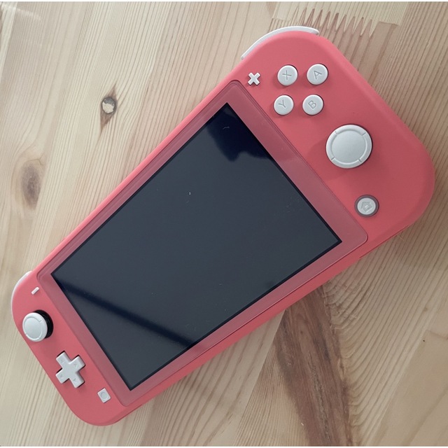 Nintendo Switch(ニンテンドースイッチ)のNintendo Switch  LITE コーラル エンタメ/ホビーのゲームソフト/ゲーム機本体(家庭用ゲーム機本体)の商品写真