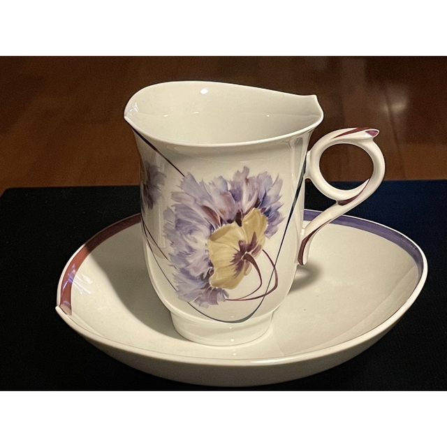 Meissen マイセン 波の戯れ ユーゲント ケシ カップ＆ソーサー 特売