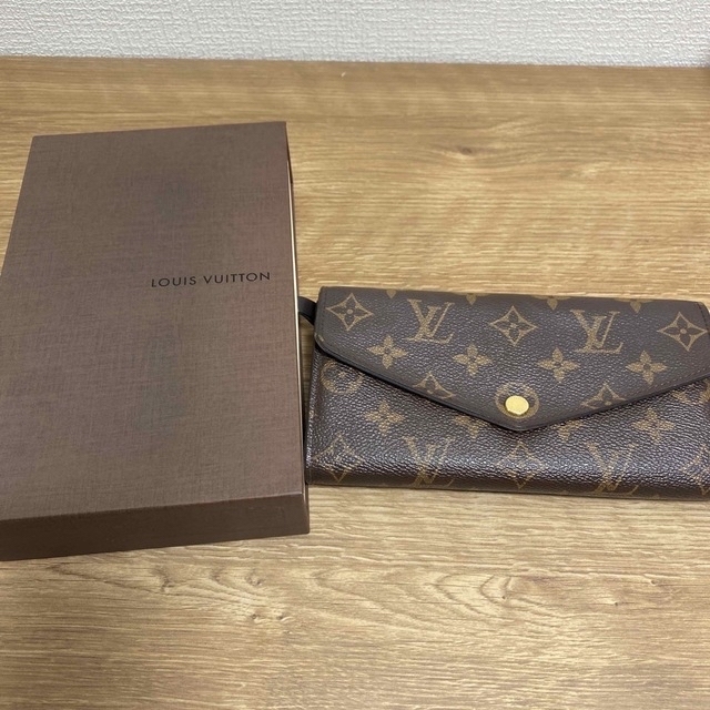 LOUIS VUITTON(ルイヴィトン)のルイヴィトン　モノグラム　ポルトフォイユサラ レディースのファッション小物(財布)の商品写真