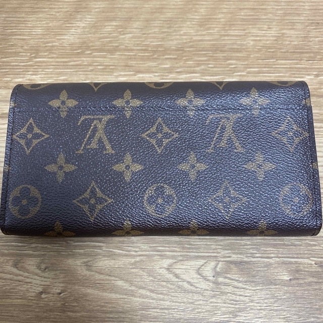 LOUIS VUITTON(ルイヴィトン)のルイヴィトン　モノグラム　ポルトフォイユサラ レディースのファッション小物(財布)の商品写真