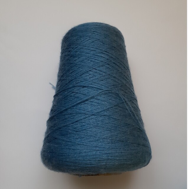 メリノウール　工業糸　3色　ブルー　グリーン ハンドメイドの素材/材料(生地/糸)の商品写真