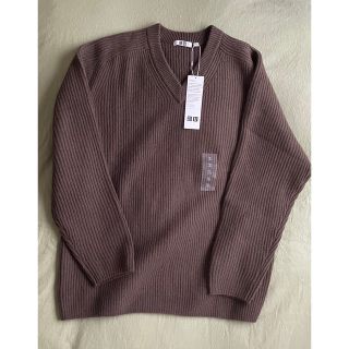 ユニクロ(UNIQLO)のUNIQLO U　プレミアムラムリブVネックセーター(ニット/セーター)