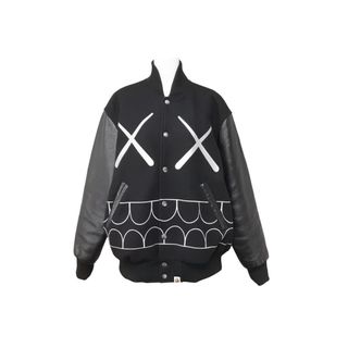 アベイシングエイプ(A BATHING APE)のA BATHING APE アベイシングエイプ BAPE ×KAWS カウズ スタジャン 歯型 バーシティジャケット ブラック S メンズ 美品 中古(その他)