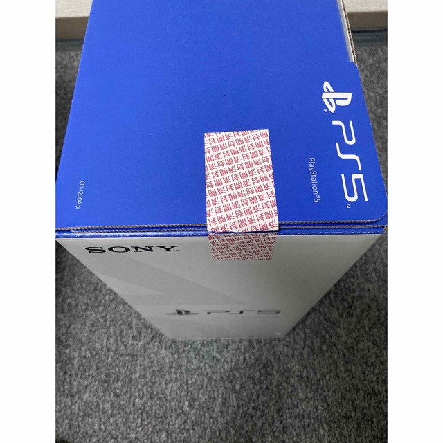 PlayStation(プレイステーション)の【新品未使用】PS5 本体　CFI-1200A01 GEO購入 エンタメ/ホビーのゲームソフト/ゲーム機本体(家庭用ゲーム機本体)の商品写真