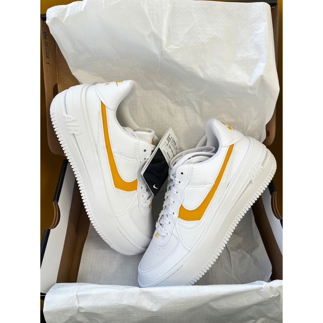 NIKE(ナイキ)の23.5 新品 NIKE AF1 PLT.AF.ORM 23センチJORDAN レディースの靴/シューズ(スニーカー)の商品写真