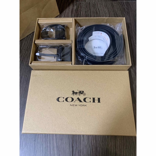 COACH(コーチ)の新品未使用タグ付き　コーチ　ベルト　coach リバーシブル　プレゼントにも メンズのファッション小物(ベルト)の商品写真
