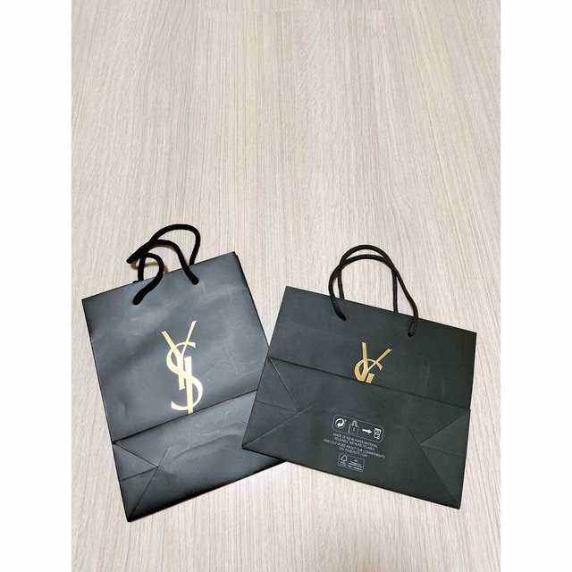 Yves Saint Laurent(イヴサンローラン)のイブサンローラン　紙袋　2枚 レディースのバッグ(ショップ袋)の商品写真