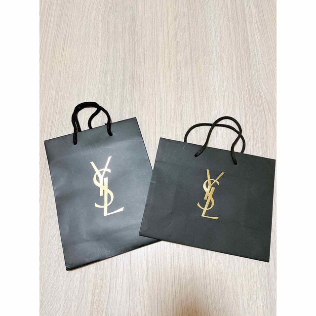 Yves Saint Laurent(イヴサンローラン)のイブサンローラン　紙袋　2枚 レディースのバッグ(ショップ袋)の商品写真