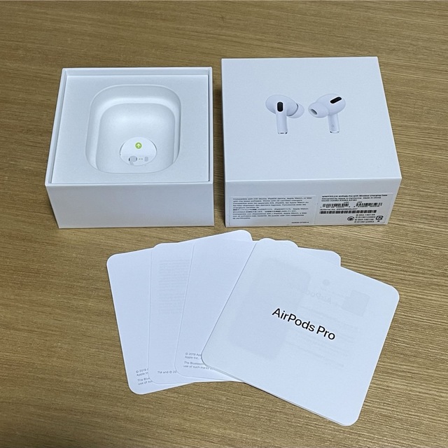 AirPods Pro 空箱 スマホ/家電/カメラのオーディオ機器(ヘッドフォン/イヤフォン)の商品写真