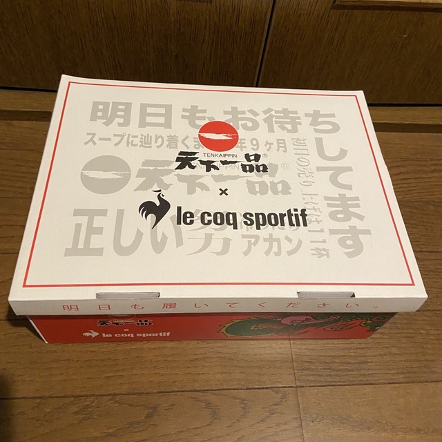 le coq sportif(ルコックスポルティフ)のルコックスポルティフ 天下一品コラボスニーカー 27.0cm メンズの靴/シューズ(スニーカー)の商品写真