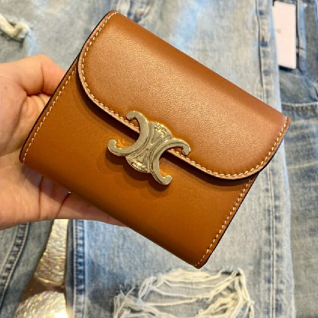 CELINE トリオンフ シャイニーカーフスキン 三つ折り財布 折り財布