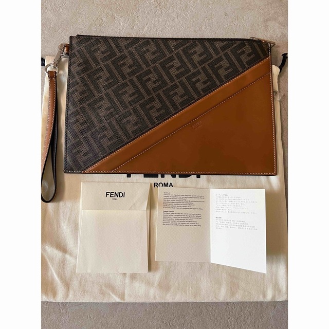 2022高い素材 FENDI - 【新品】FENDI フラットスリムクラッチバック