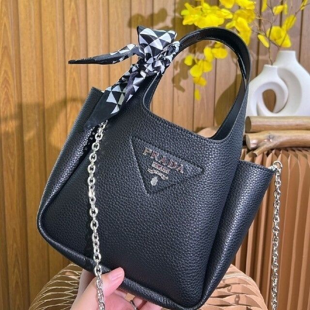 特価高評価 希少!人気 プラダ Prada トートバッグ レディース 低価大人気