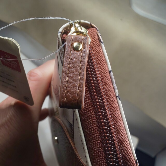 サンリオ(サンリオ)の新品未使用、タグ付き、ハローキティ(サンリオ）長財布ラウンドファスナー レディースのファッション小物(財布)の商品写真