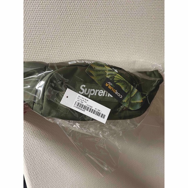 Supreme(シュプリーム)の【新品未使用】Supreme 2022FW Small Waist Bag  メンズのバッグ(ウエストポーチ)の商品写真