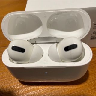 アップル(Apple)のパズドラ大好き様専用　APPLE AirPods Pro ノイズキャンセリング付(ヘッドフォン/イヤフォン)