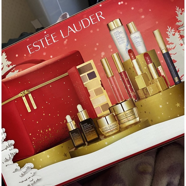 Estee Lauder(エスティローダー)のエスティーローダークリスマスコフレ2022 ホリデーコレクション限定 新品未使用 コスメ/美容のキット/セット(コフレ/メイクアップセット)の商品写真