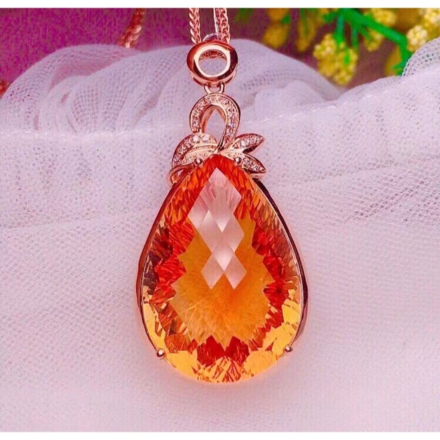 新しく着き ⭐天然 29.7ct k18 ペンダントトップ シトリン ネックレス