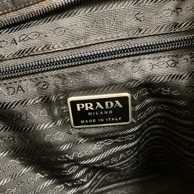 PRADA(プラダ)のPRADA プラダ　ナイロン　トートバッグ　ブラック　黒 レディースのバッグ(トートバッグ)の商品写真